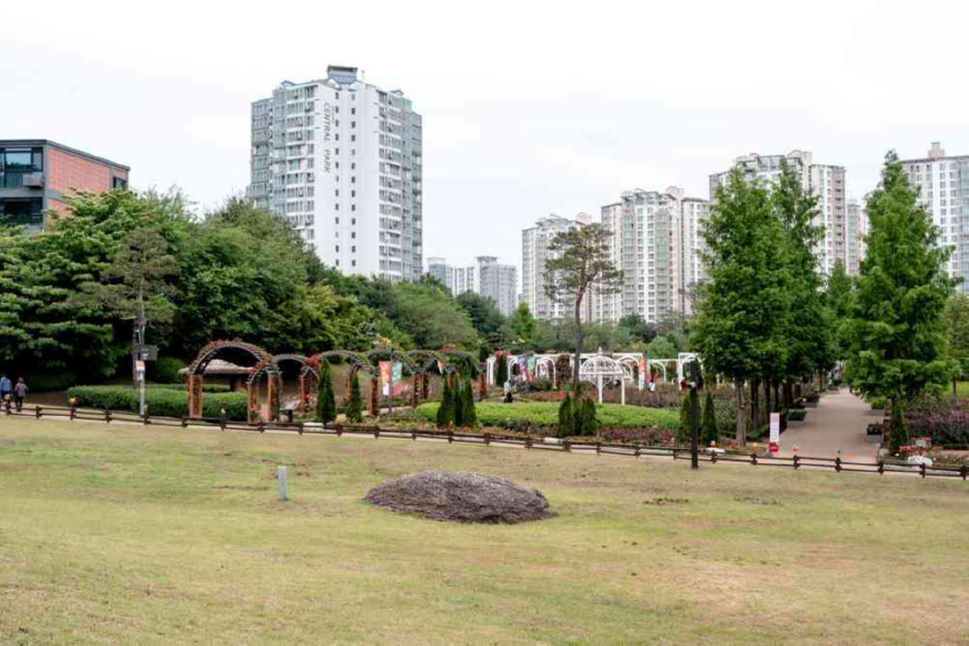 1.오산시, 고인돌공원 경관조명 설치로 품격 높인다-2.jpg