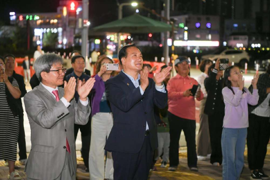 2.오산시, 아파트 야간경관조명 설치지원 사업 점등식 개최-1.JPG