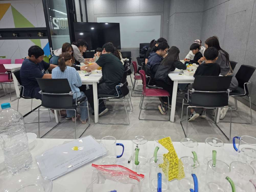 6.오산시, 드림스타트 아동과 가족 대상 ‘드림테라피 – 우리 가족 그릇 만들기’ 성료.jpg