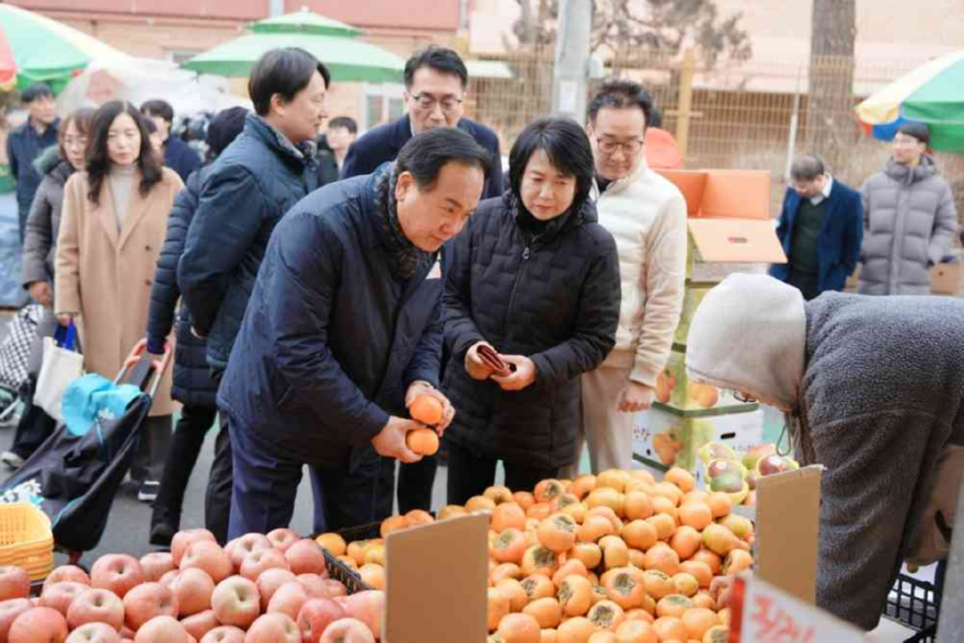3.오산시, 설맞이 전통시장 장보기 행사 실시-2.jpg