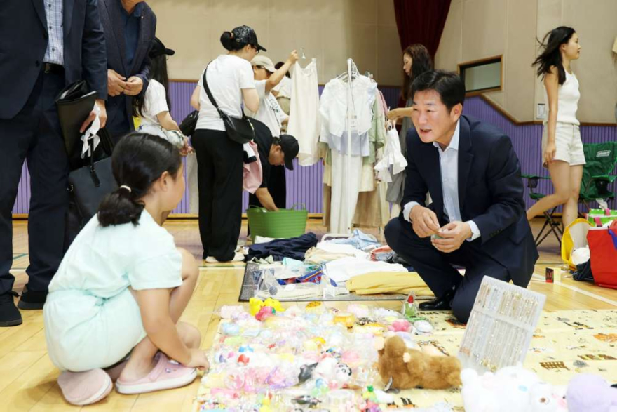 1.오산시, 시민 참여형 ‘7월 나눔장터’ 성황… 자원순환 문화 확산 앞장-2.JPG