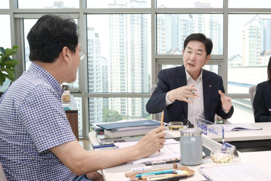 조용호 시장, 지역 교육 현안 건의-1.JPG