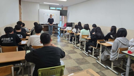 필봉초, 몸으로 느끼고 마음으로 공감하는 집단상담 운영