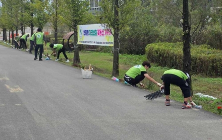 오산시 초평동 자연보호협의회, 초평습지 ‘가을맞이 꽃동산 가꾸기’ 실시