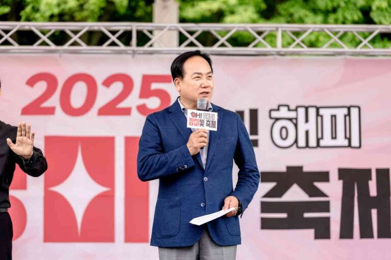 오산 ‘오! 해피 장미 빛 축제’ 개막 도심 속 장미 정원에 시민 발길