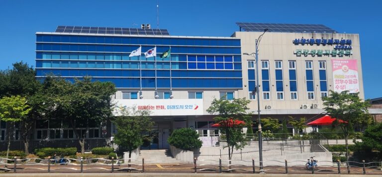 오산시 신장1동, 롯데캐슬 위너스포레 봉사팀과 함께 경로당 주거환경개선 지원